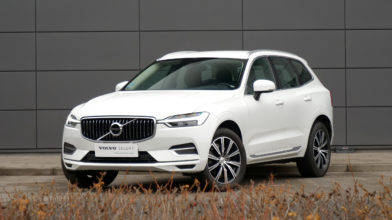 volvo xc60 biale selekt